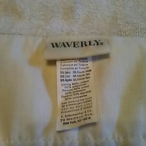 SIZE 50.5" WAVERLY VALANCE - Picture 4 of 5